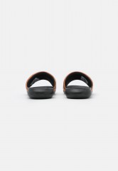 Nike Sportswear VICTORI ONE SLIDE Pantolette flach black/metallic copper VICTORI ONE SLIDE Мюли на плоской подошве черный/медный металлик