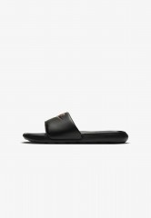Nike Sportswear VICTORI ONE SLIDE Pantolette flach black/mtlc red bronze-black VICTORI ONE SLIDE Мюли на плоской подошве черный/mtlc красный бронзово-черный