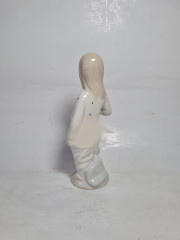 Статуэтка винтажная Sanbo Valencia "Девочка в пижаме", фарфор, 20 см, Испания, 1970-80гг.