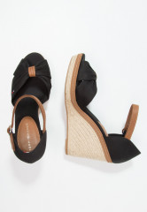 Tommy Hilfiger ICONIC ELENA SANDAL High heeled sandals black ICONIC ELENA SANDAL Босоножки на высоком каблуке черный