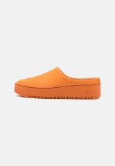Nike Sportswear W AF1 LOVER XX Pantolette flach cinder orange W AF1 LOVER XX Мюли на плоской подошве пепельный апельсин