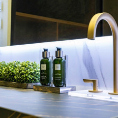 EIGHT  BOB Grooming Eight &amp; Bob Hand Wash  Уход за восьмеркой и мытье рук Боба