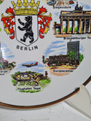 Тарелка декоративная винтажная Jlmenau / H L R Berlin "Достопримечательности Берлина", фарфор, 23.5 см, ГДР, 1973-77гг.