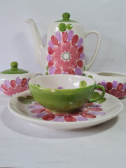 Чайный сервиз винтажный с ярким цветочным декором: чайник, сахарница, молочник, чайная пара, керамика, Италия, 1960-1970гг.