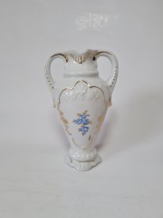 KARLOVARSKY Фарфоровая ваза с ручками "Нежные голубые цветы", 15см, Чехословакия, 1950-60гг.