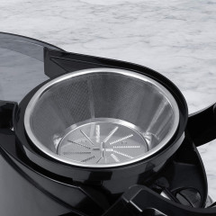 Electrolux Electrolux Stabmixer ECJ1-4GB Entsafter fur Obst und Gemuse Saftpresse Juicer Zentrifugal, 700 W, spulmaschinenfeste Teile 1,0 l Auffangbehalter Schwarz Anthrazit Ручной блендер Electrolux ECJ1-4GB Соковыжималка для фруктов и овощей Центробежн