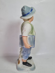 Статуэтка винтажная ARPO "Юноша с книгами", керамика, 29 см, Румыния, 1960-70гг.