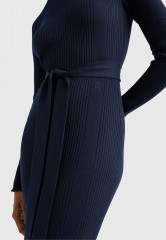Tommy Hilfiger SLIM FIT MIDI Jumper dress desert sky SLIM FIT MIDI Платье-джемпер небо пустыни