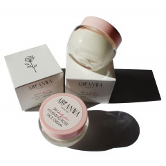 ARI ANWA Skincare 24H Daily Glow Hydrating Rose Feuchtigkeitscreme 24H Daily Glow Увлажняющее Увлажняющее Средство с Розой