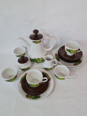 Набор чайный винтажный Mitterteich Bavaria, бело-коричневый фарфор с зеленым цветочным декором, на 5 персон, Германия, 1960-70гг.