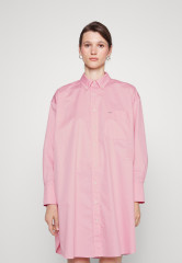 Tommy Hilfiger ICONS ARCHIVE DRESS Day dress cupid pink ICONS ARCHIVE DRESS Повседневное платье амур розовый