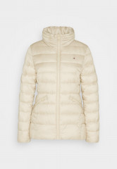 Tommy Hilfiger PADDED GLOBAL STRIPE JACKET Light jacket classic beige УТЕПЛЕННАЯ КУРТКА GLOBAL STRIPE JACKET Легкая куртка классический бежевый